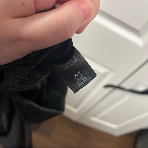 Zella Women's Grey Cropped Athletic Workout Leggings size SMALL - Picture 3 of 3